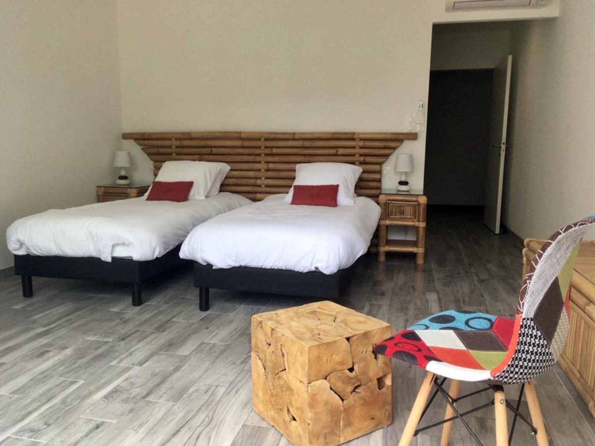 Bed and Breakfast Domaine des Bois Argentés Saugirard Esterno foto